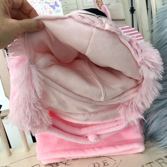 Sleepy Sloth, Kids Faux Fur Hooded Throw, Pink, 36 in x 56 in, New With Tags - Picture 5 of 14